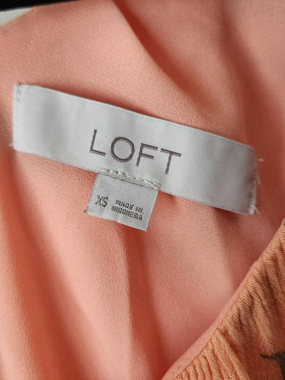 LOFT Peach Blossom Scoop Neck Blouse 5/$25